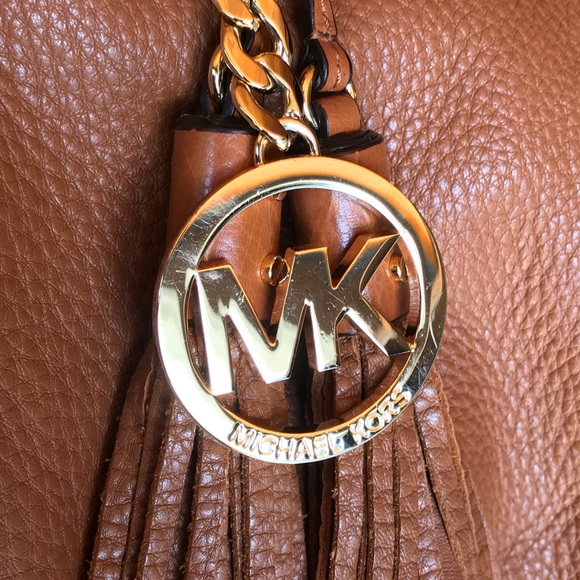 1-Day Bundle Sale: Michael Kors and Steve Madden - Picture 2 of 8